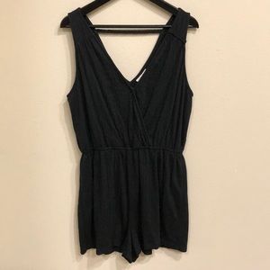 Universal Threads black romper size large
